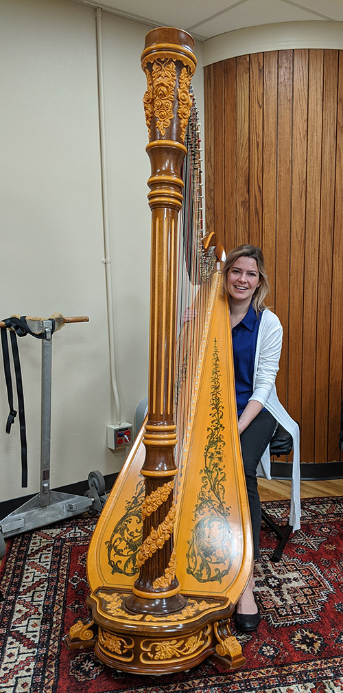 Harpist Jennifer DeRoche