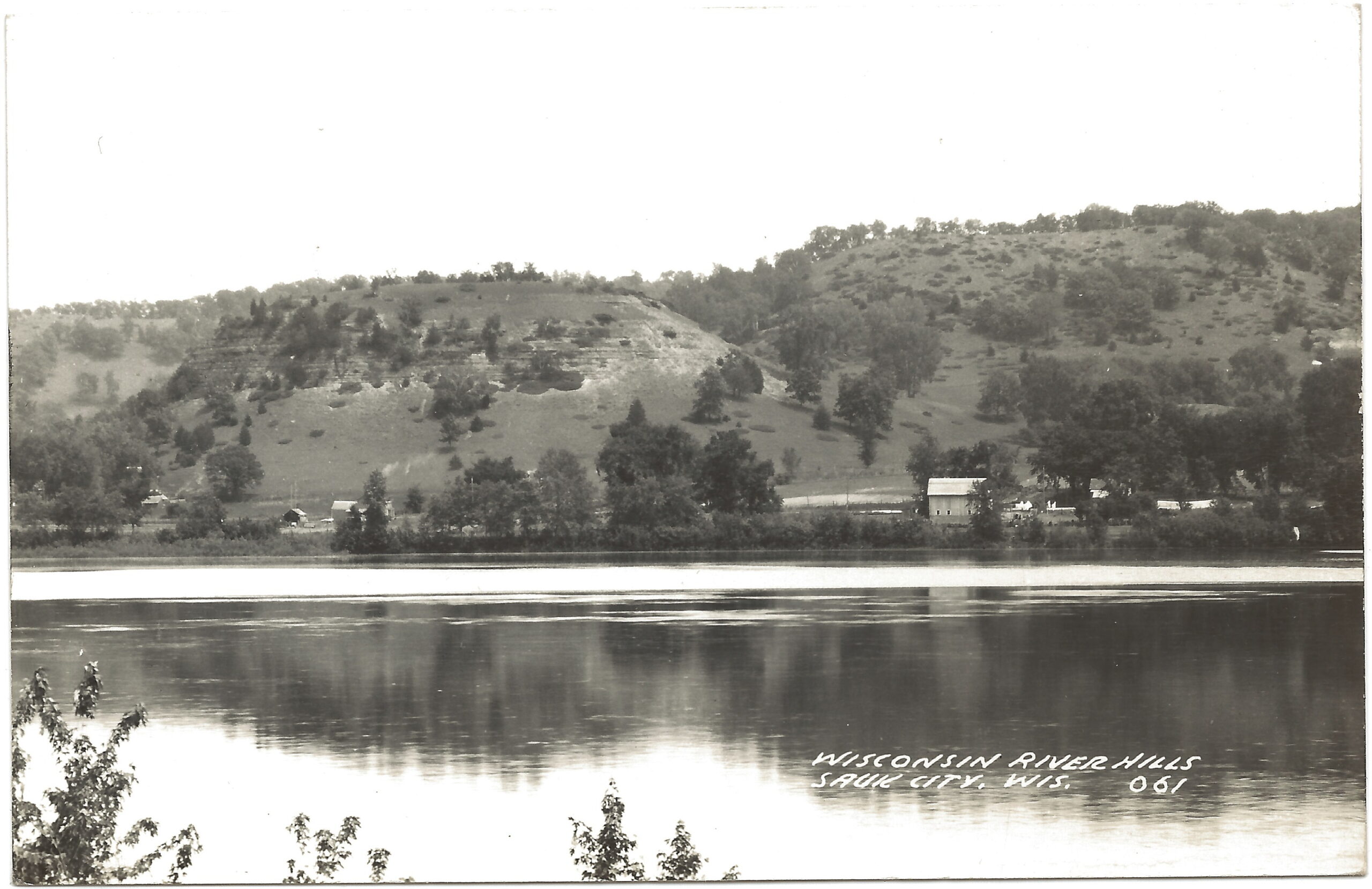 A black and white image of the Wisconsin River in Sauk City in the 1940s.