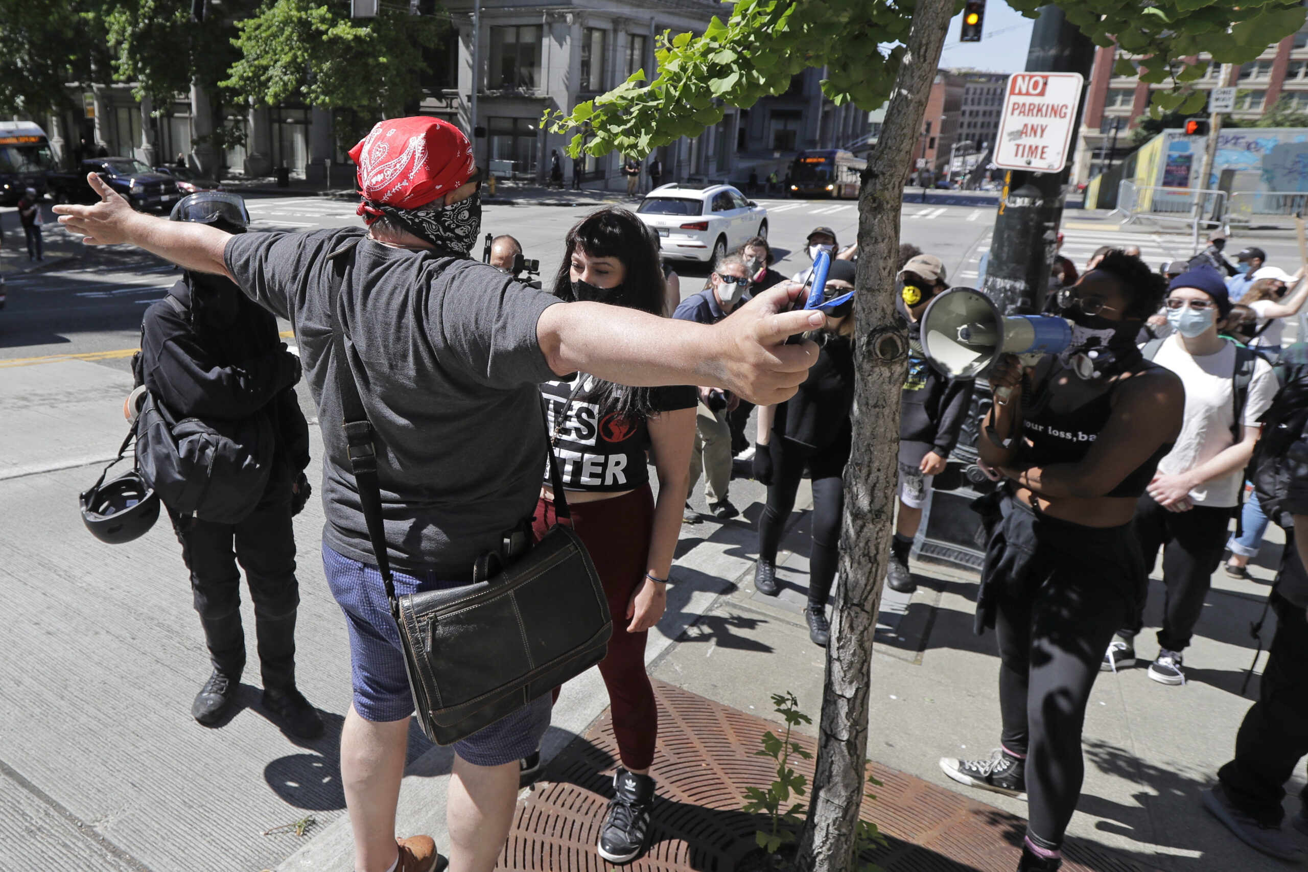 Protesters face off in Seattle, Washington