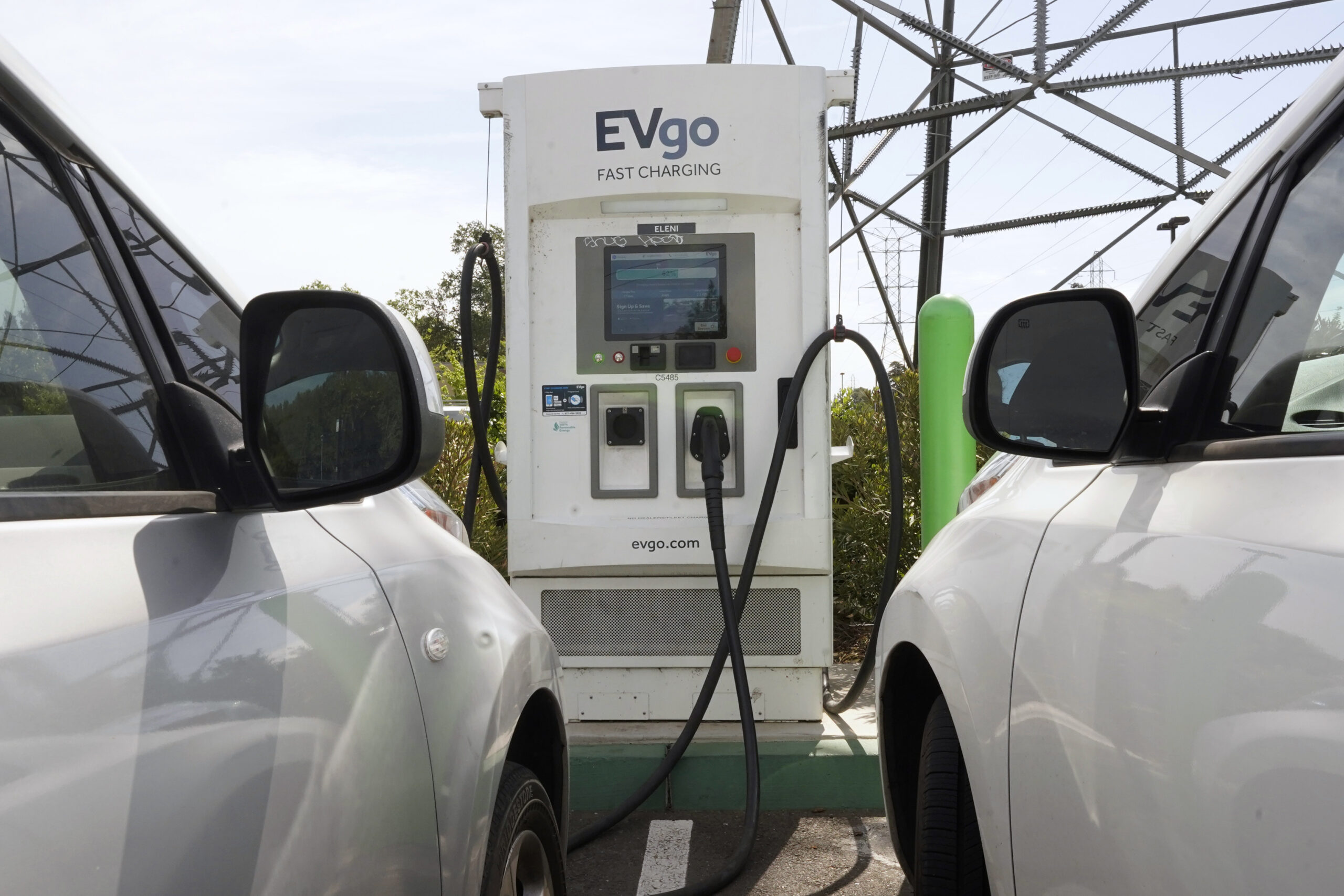Bipartisan effort to unlock federal funds for EV charging stations moves forward