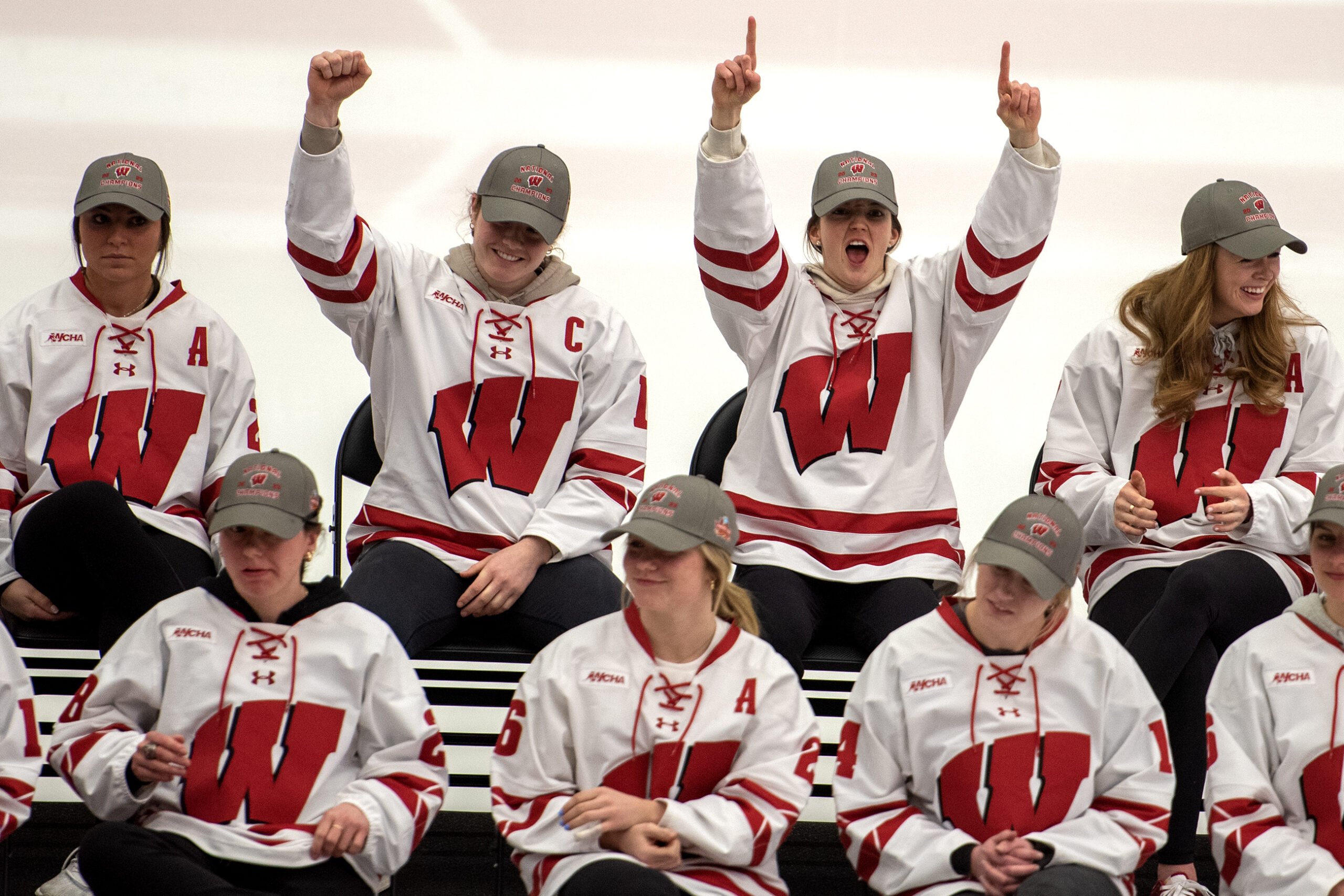 UW-Madison men's and women's hockey teams gear up for outdoor games at ...