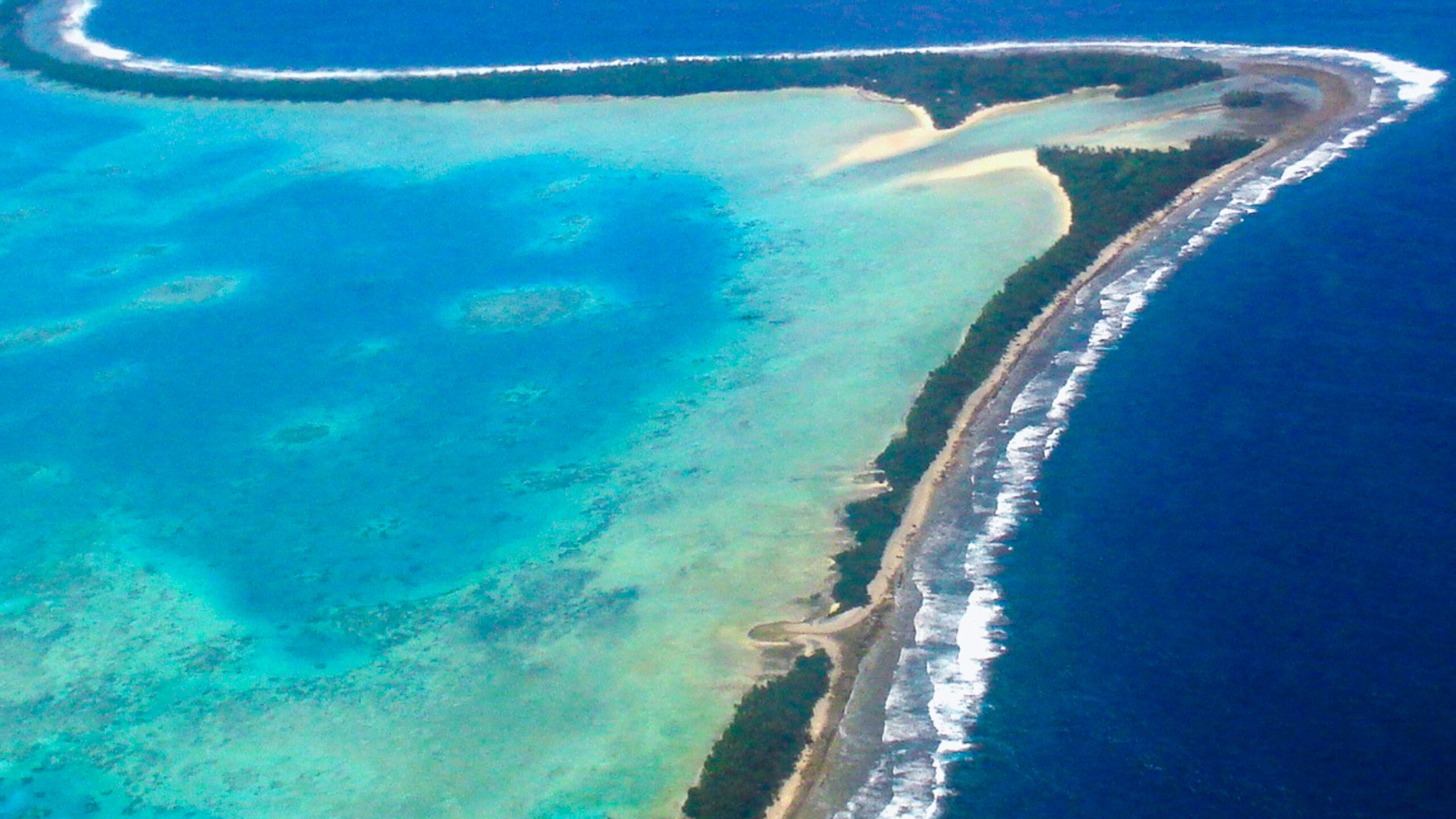 Why are islands in the South Pacific disappearing?