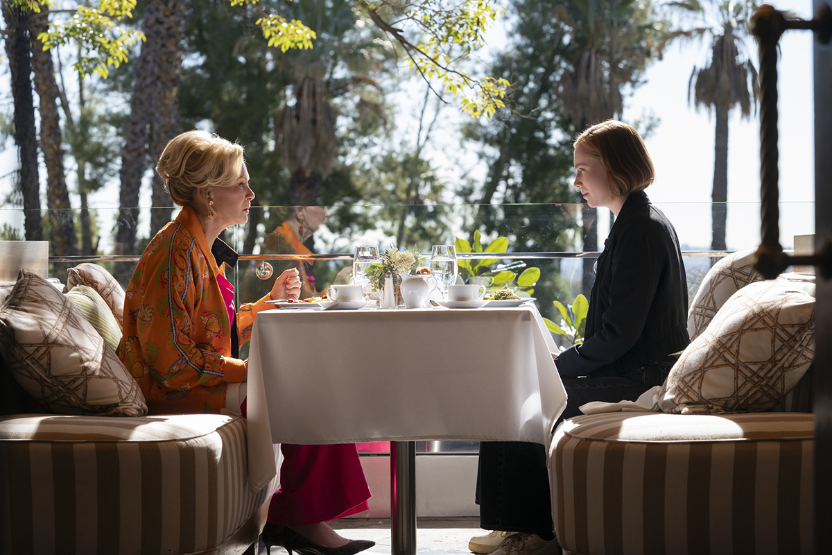 Jean Smart and Hannah Einbinder in a scene from Max's Hacks