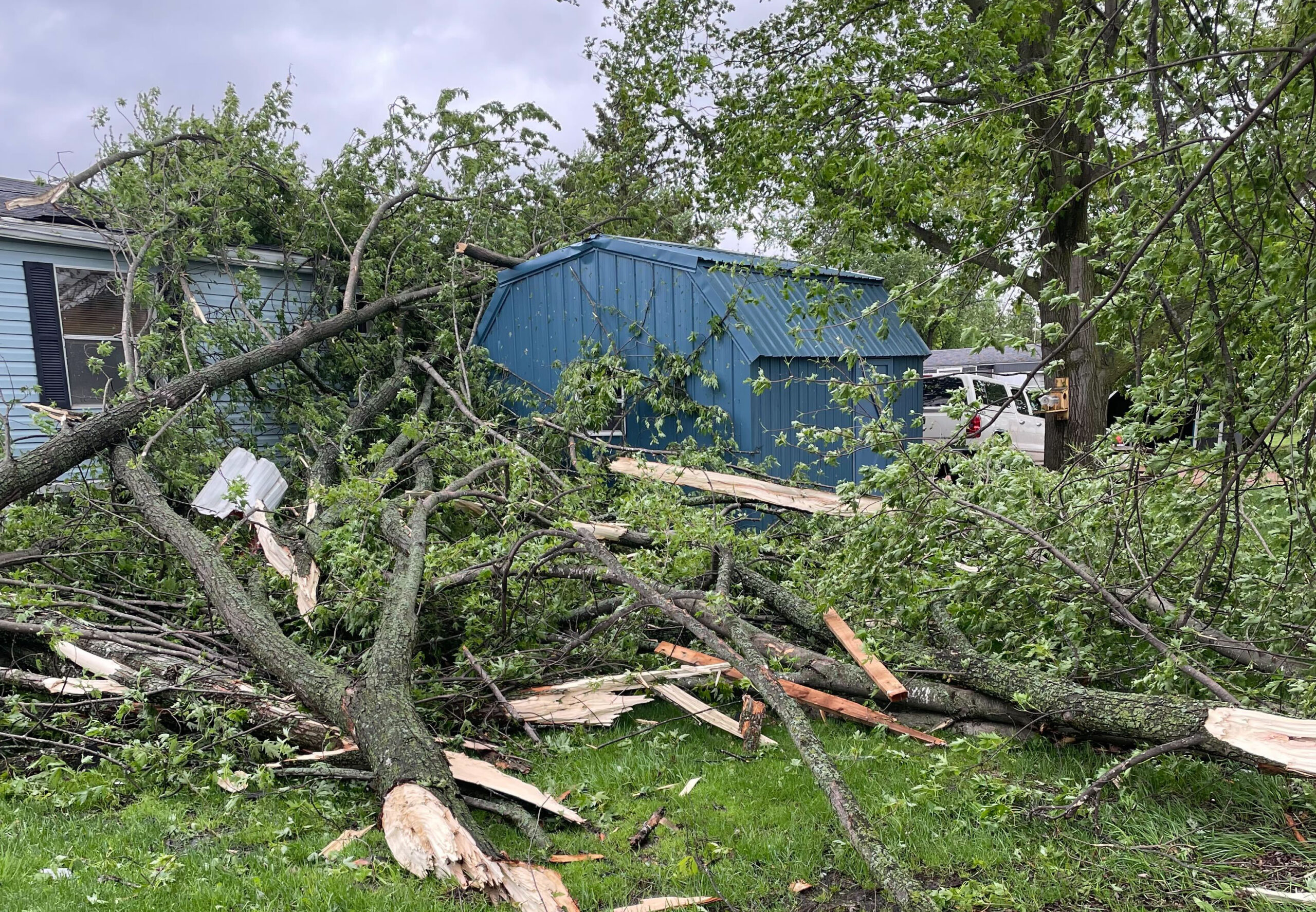 Update: 3 small tornadoes hit southern Wisconsin Sunday