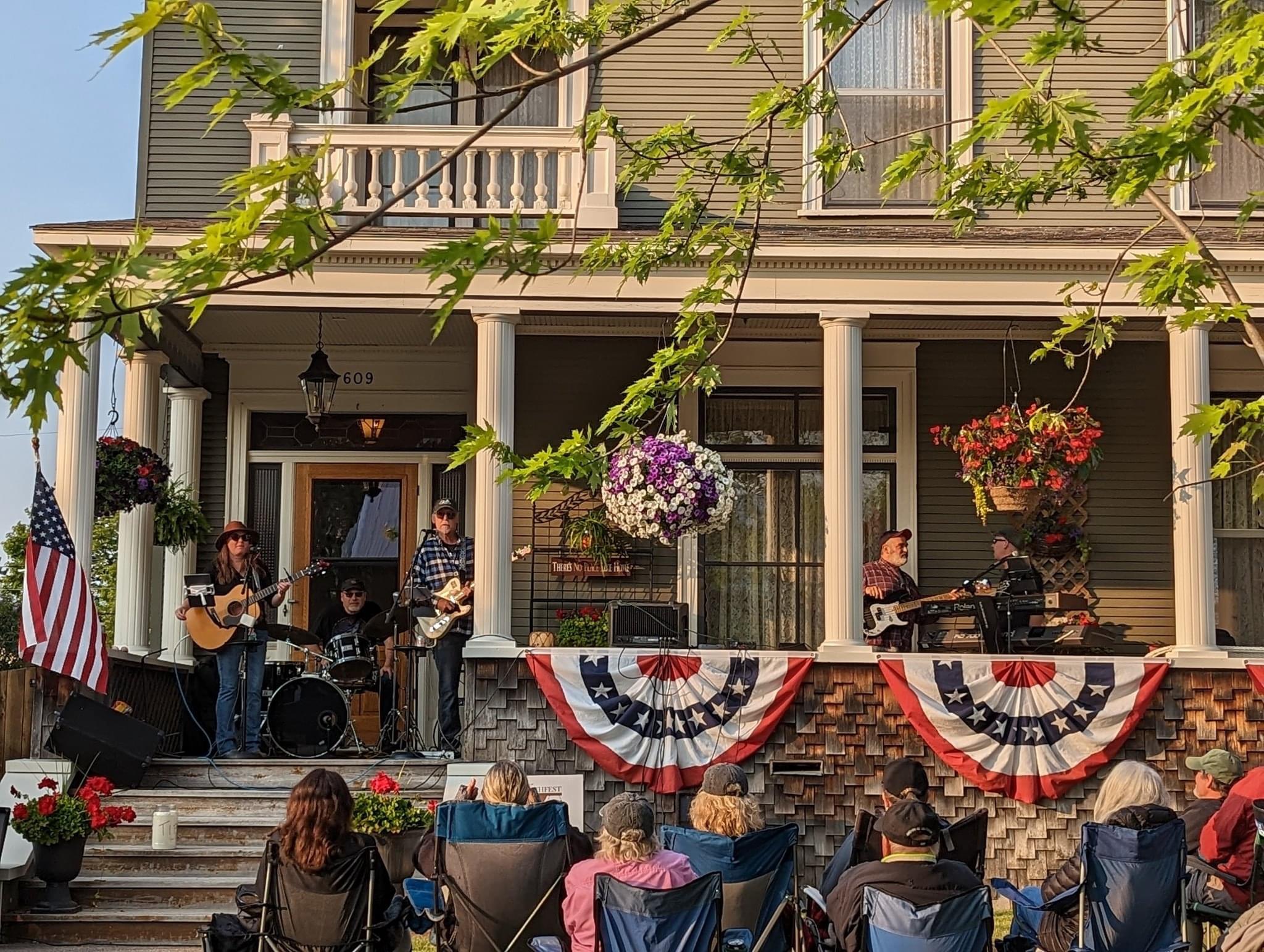 In Superior, concerts are playing on a porch near you