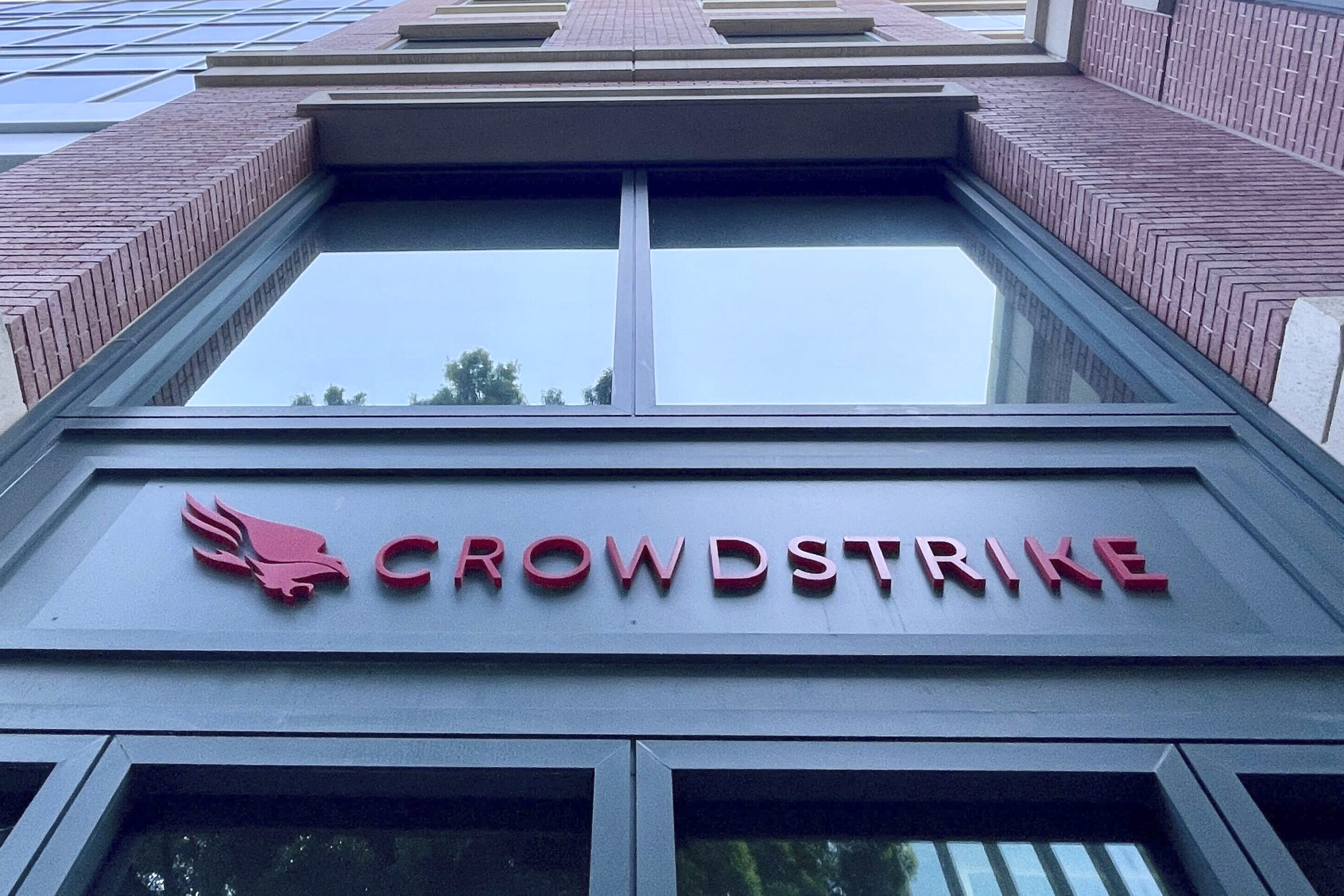 Wisconsin businesses see ripple effects of CrowdStrike tech outage