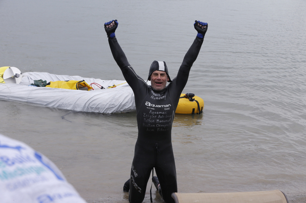 Swimmer Jim Dreyer keeps sights on crossing Lake Michigan despite setbacks