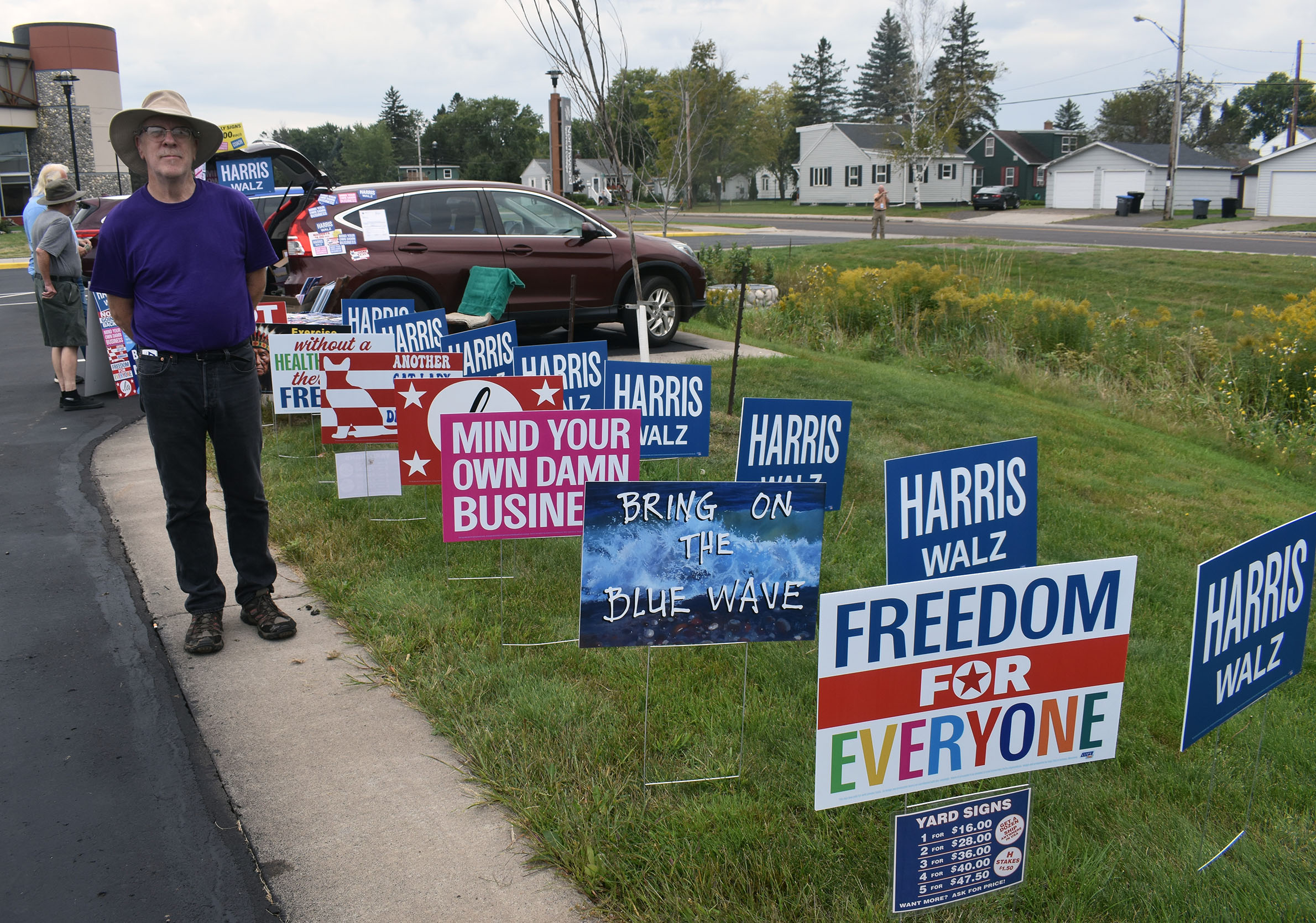 Walz rally