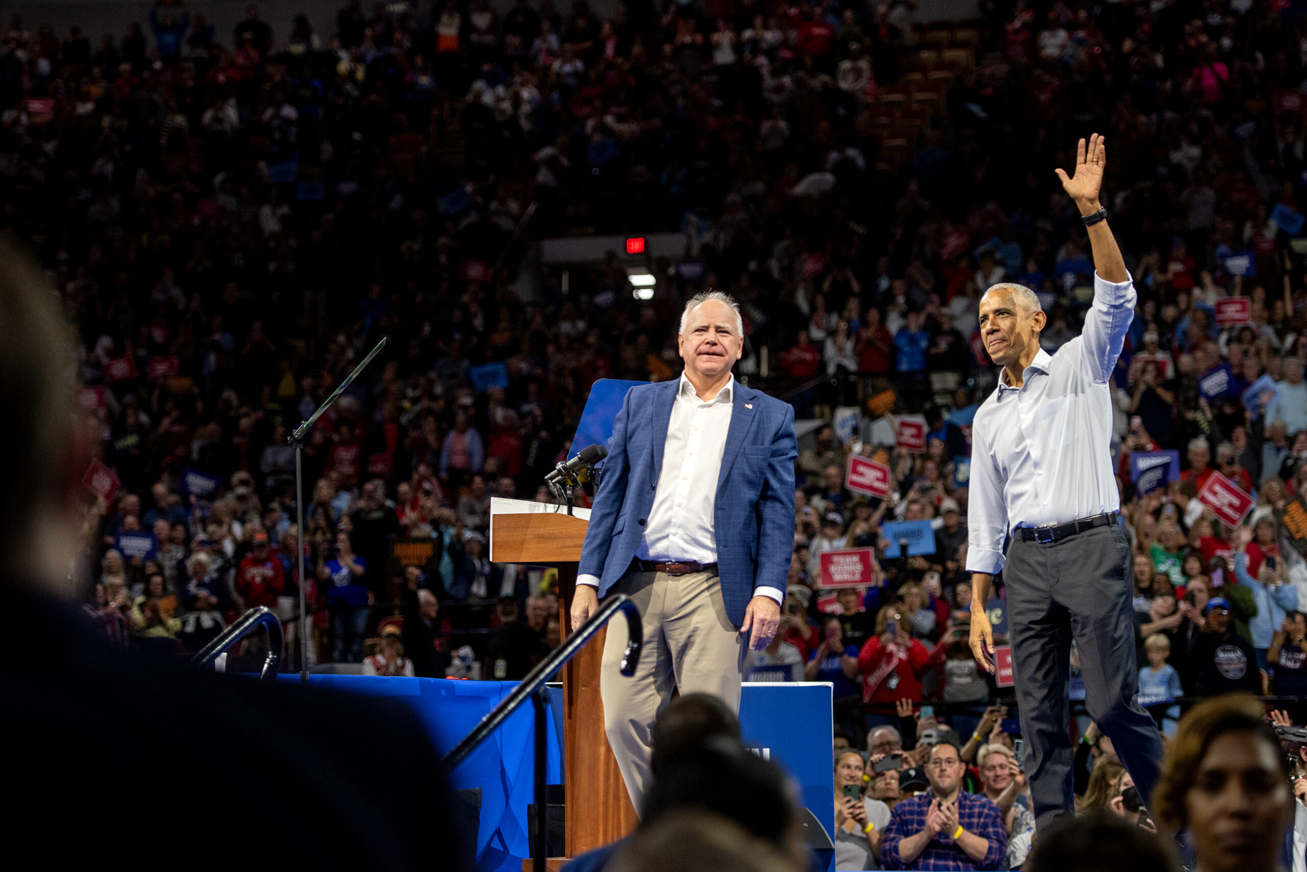 Obama, Walz rally early Wisconsin voters in Madison