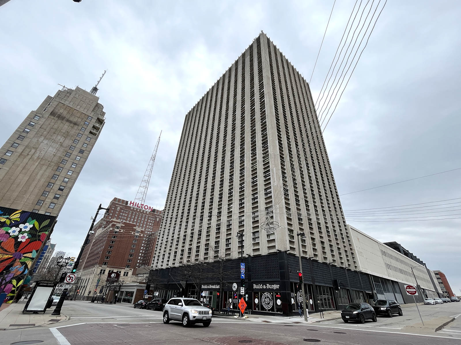 Historic Milwaukee office tower will be converted to affordable housing ...