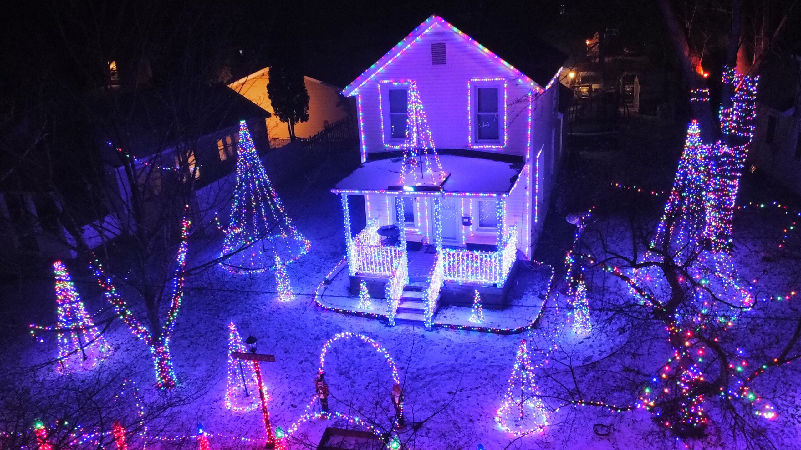 Wisconsin neighborhoods compete with bolder and brighter holiday decorations