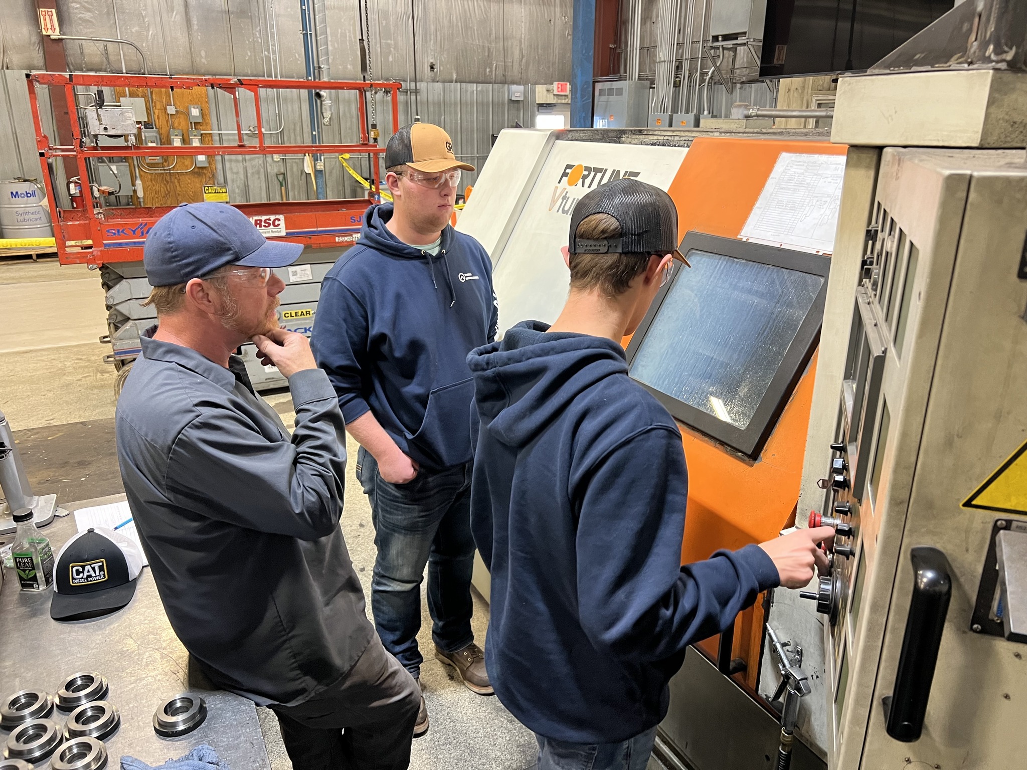 Superior students get real-world experience in manufacturing