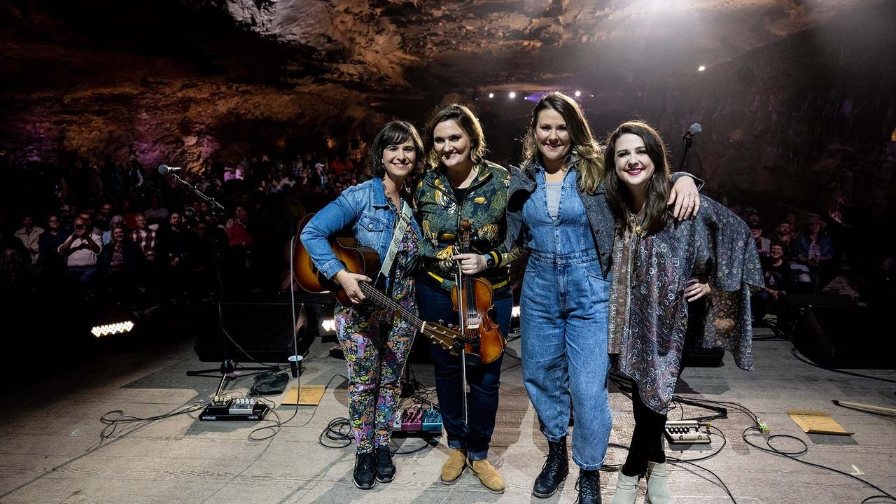 The Caverns Sessions:Della Mae